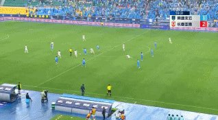 1714901698740039613.gif 谭龙2比1.gif